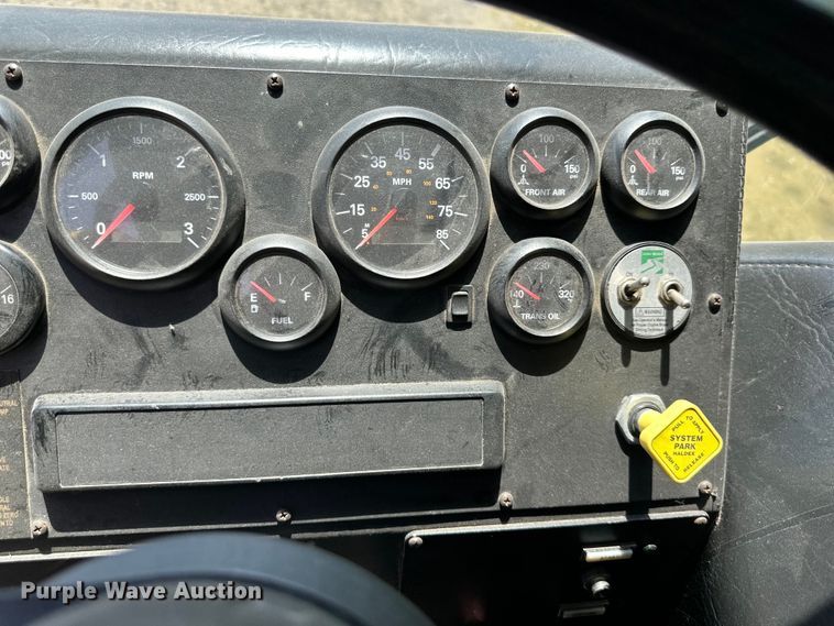 image for item NT9140 2006 HME 4465 900 pumper fire truck