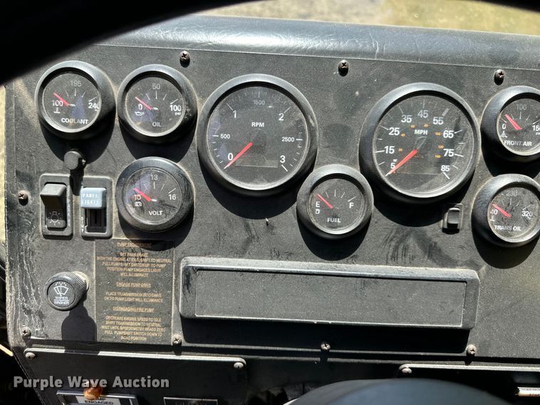 image for item NT9140 2006 HME 4465 900 pumper fire truck