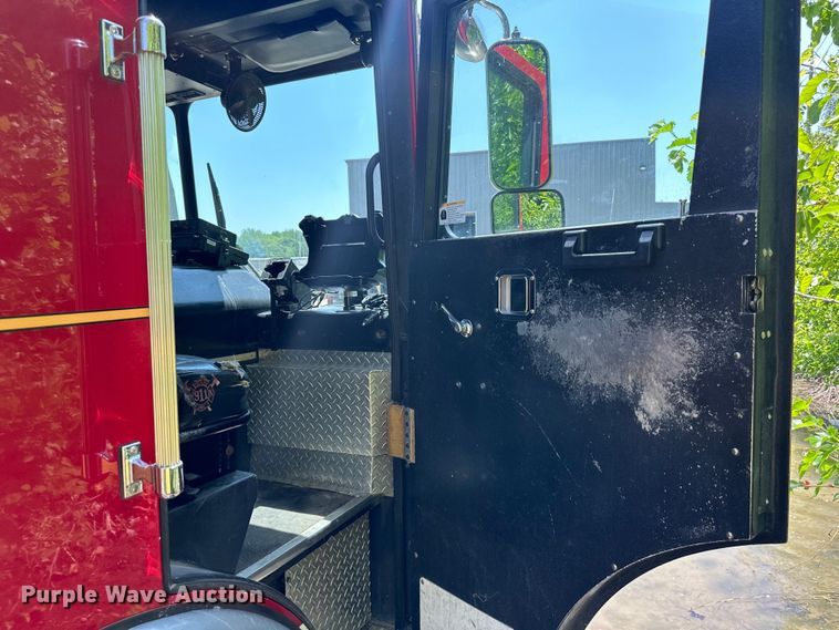 image for item NT9140 2006 HME 4465 900 pumper fire truck