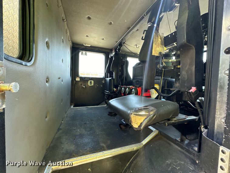 image for item NT9140 2006 HME 4465 900 pumper fire truck