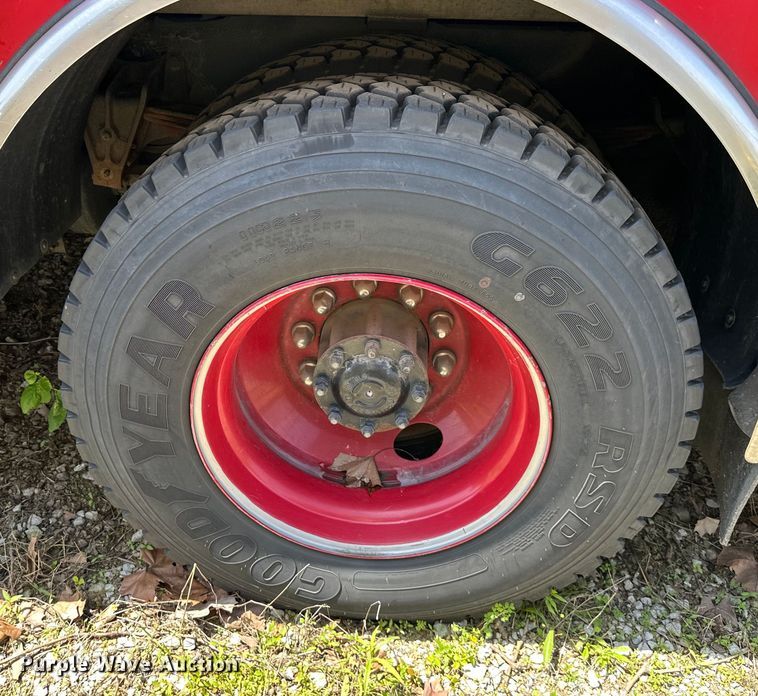 image for item NT9140 2006 HME 4465 900 pumper fire truck