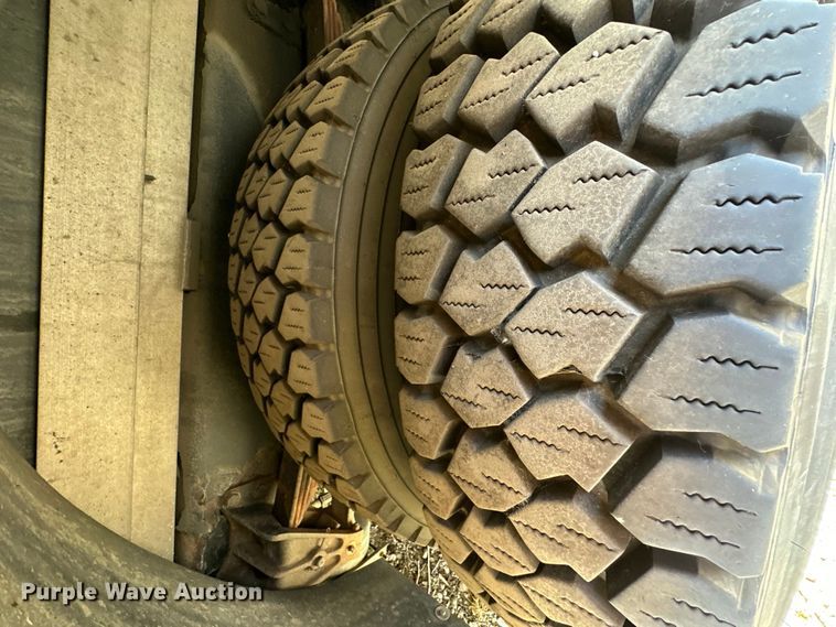 image for item NT9140 2006 HME 4465 900 pumper fire truck