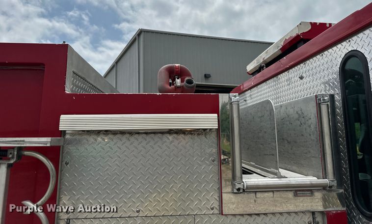 image for item NT9204 2002 HME H2057 pumper fire truck