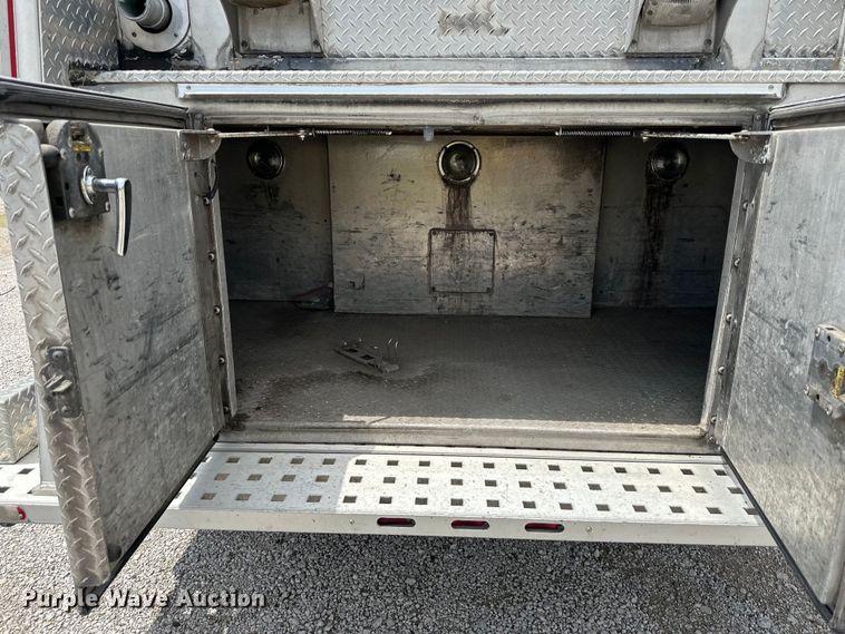 image for item NT9204 2002 HME H2057 pumper fire truck