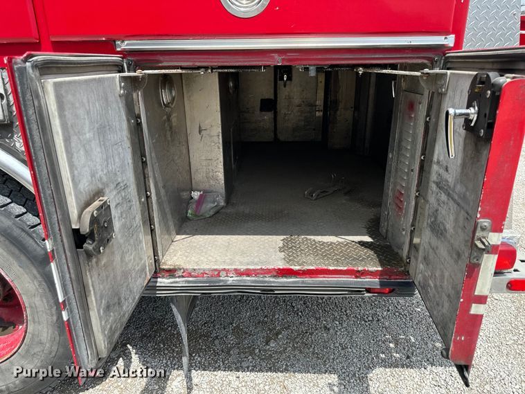 image for item NT9204 2002 HME H2057 pumper fire truck