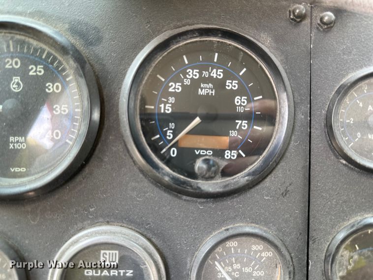 image for item NT9204 2002 HME H2057 pumper fire truck