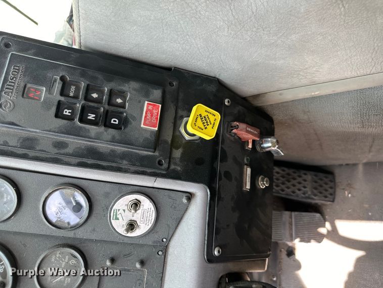 image for item NT9204 2002 HME H2057 pumper fire truck