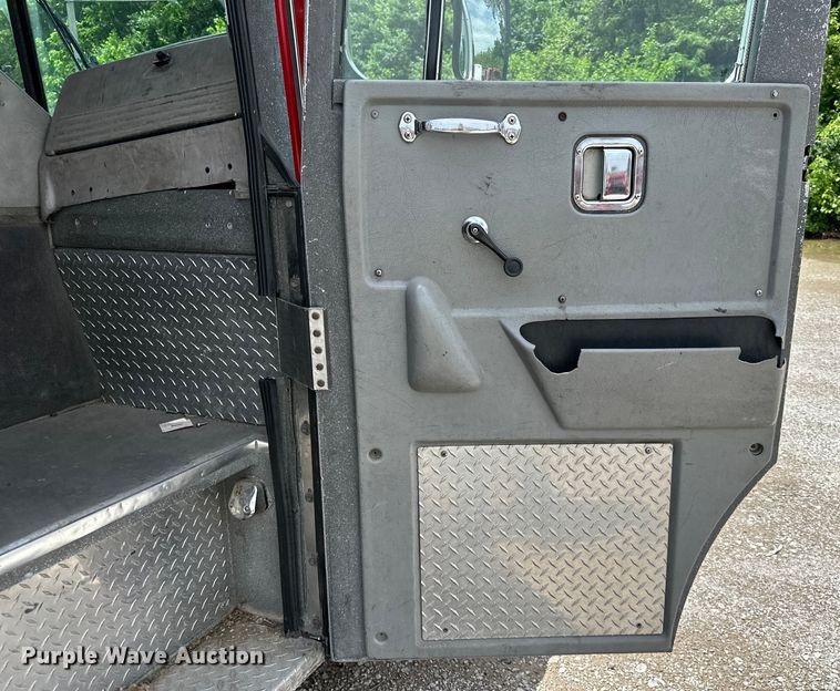 image for item NT9204 2002 HME H2057 pumper fire truck