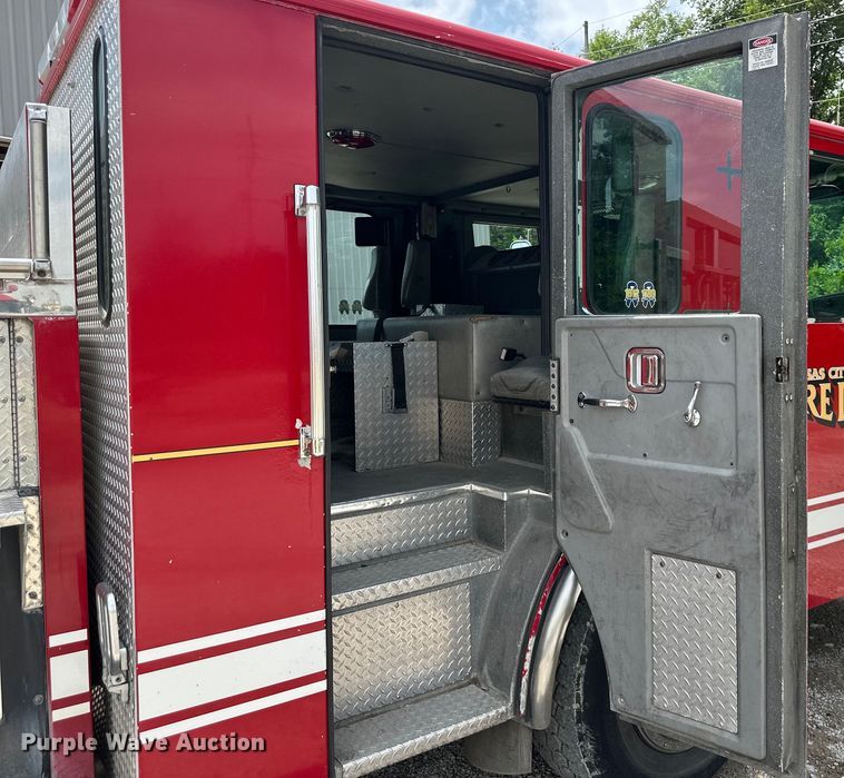 image for item NT9204 2002 HME H2057 pumper fire truck