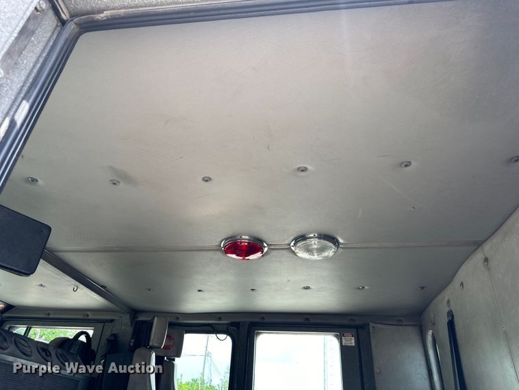 image for item NT9204 2002 HME H2057 pumper fire truck