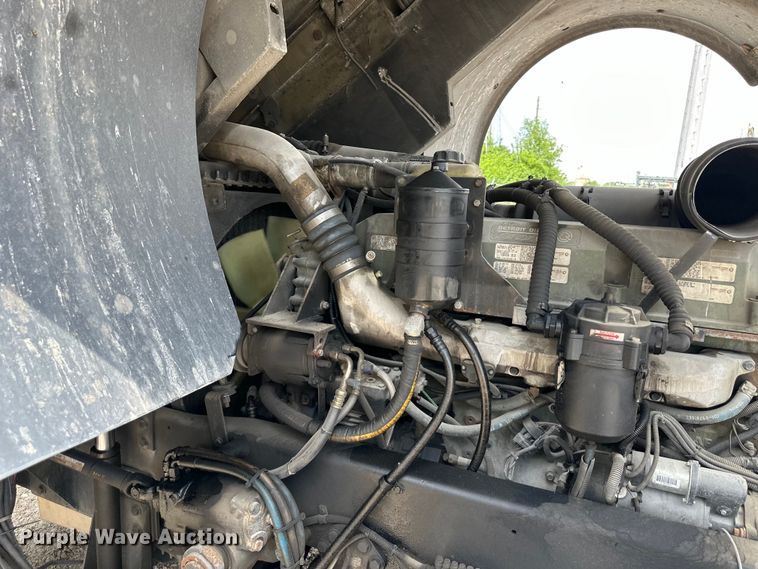 image for item NT9204 2002 HME H2057 pumper fire truck