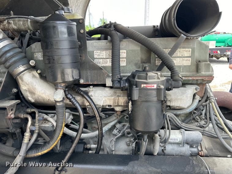 image for item NT9204 2002 HME H2057 pumper fire truck