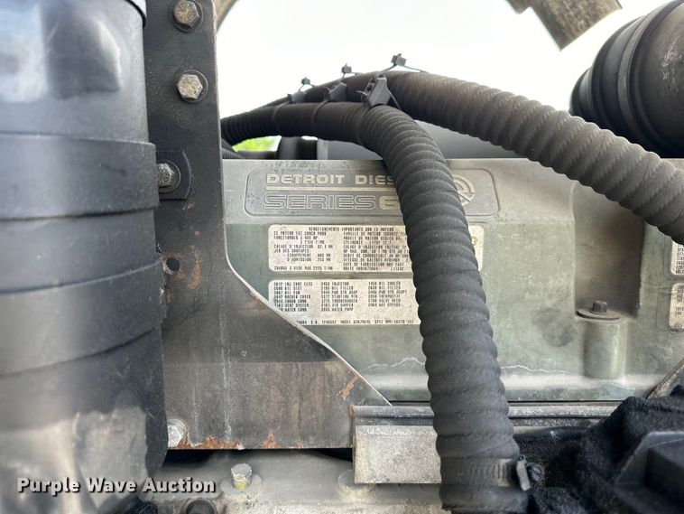 image for item NT9204 2002 HME H2057 pumper fire truck