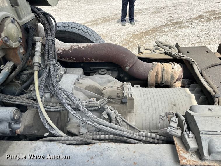 image for item NT9204 2002 HME H2057 pumper fire truck