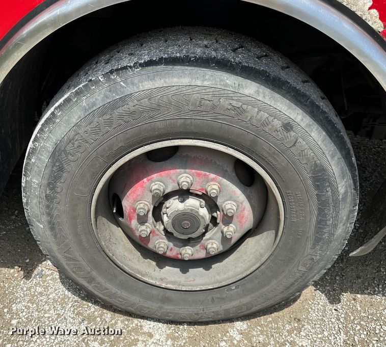 image for item NT9204 2002 HME H2057 pumper fire truck