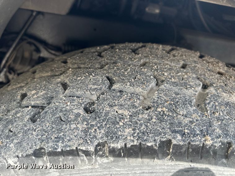 image for item NT9204 2002 HME H2057 pumper fire truck