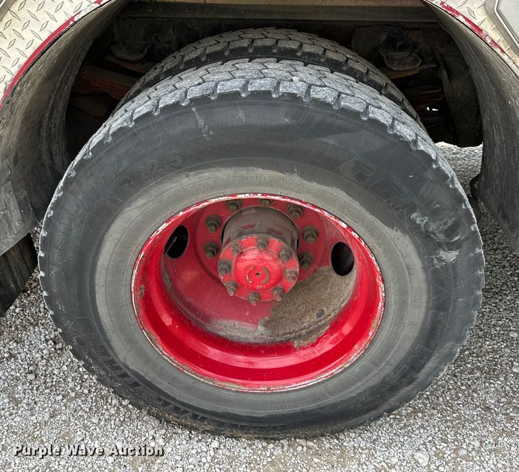 image for item NT9204 2002 HME H2057 pumper fire truck