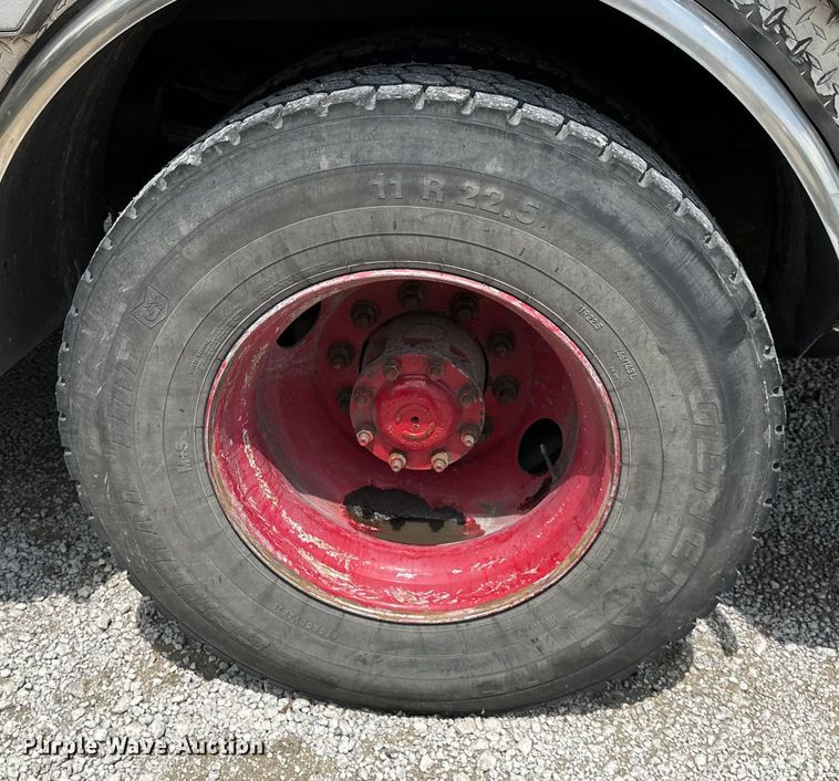 image for item NT9204 2002 HME H2057 pumper fire truck