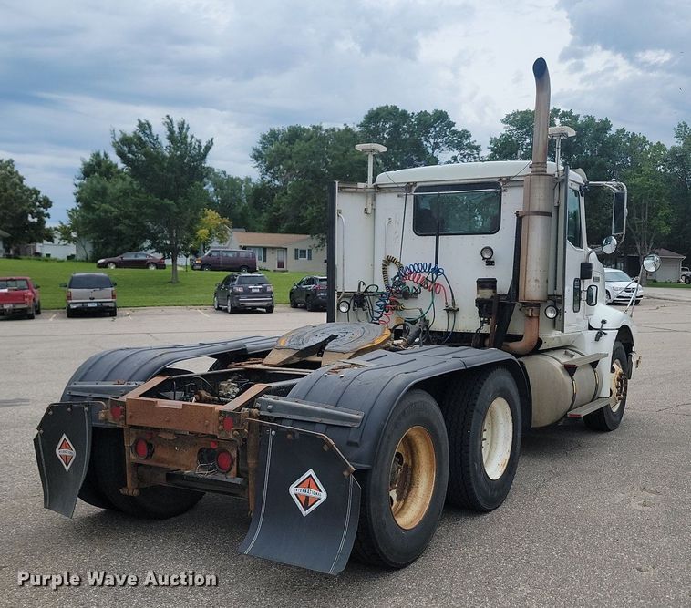 image for item OD9571 2000 International  9400i 5x4 semi truck