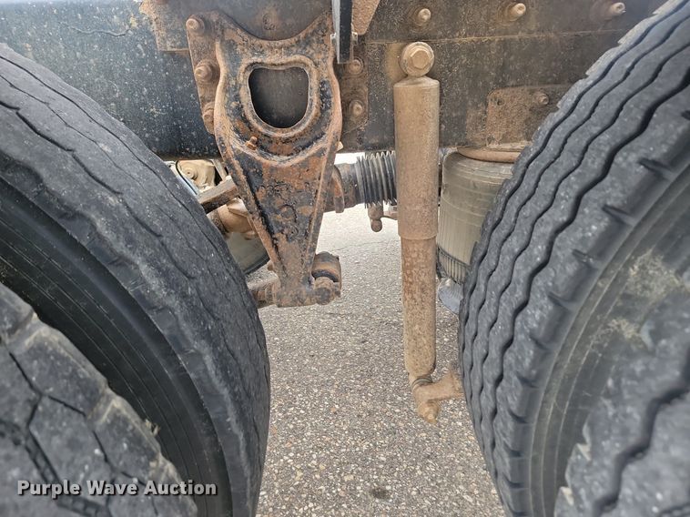 image for item OD9571 2000 International  9400i 5x4 semi truck