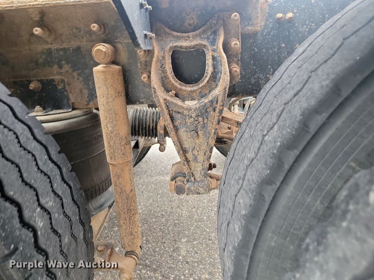 image for item OD9571 2000 International  9400i 5x4 semi truck