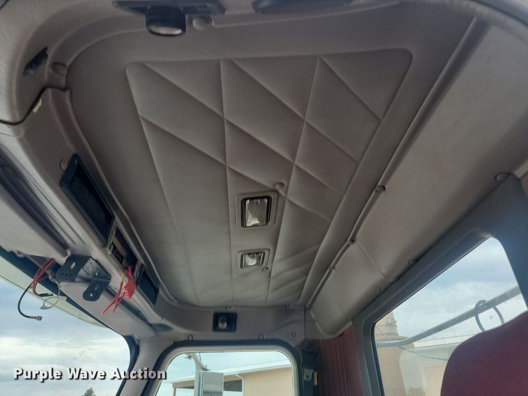 image for item OD9571 2000 International  9400i 5x4 semi truck