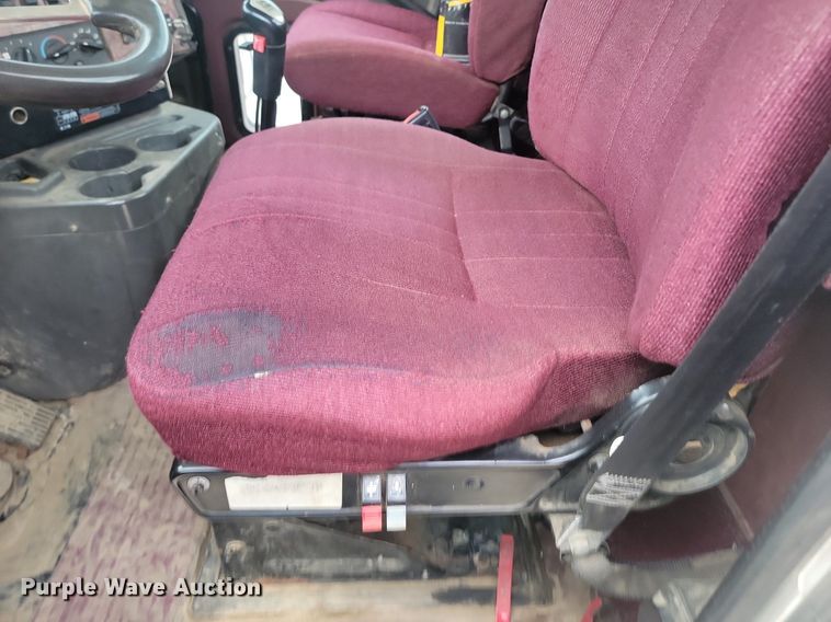 image for item OD9571 2000 International  9400i 5x4 semi truck