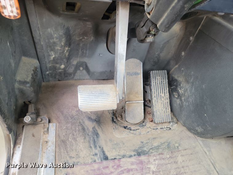 image for item OD9571 2000 International  9400i 5x4 semi truck