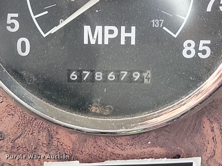 image for item OD9571 2000 International  9400i 5x4 semi truck