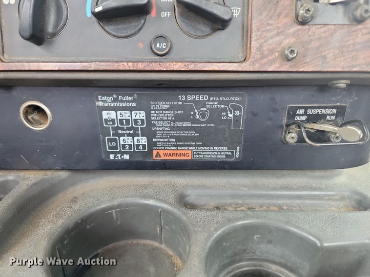 image for item OD9571 2000 International  9400i 5x4 semi truck