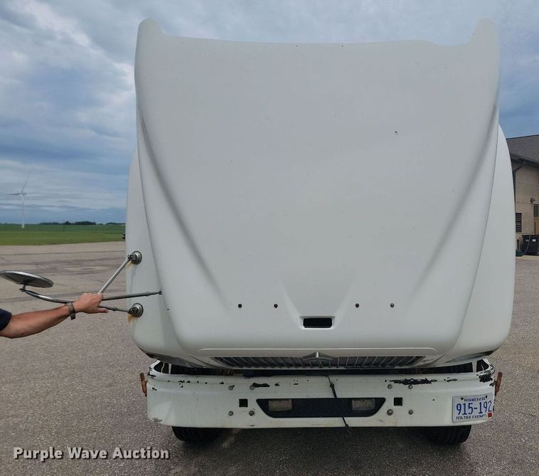 image for item OD9571 2000 International  9400i 5x4 semi truck