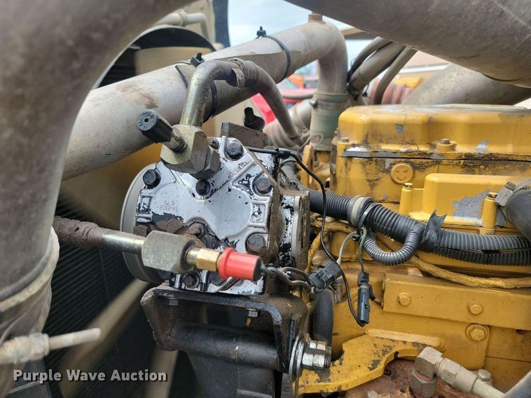 image for item OD9571 2000 International  9400i 5x4 semi truck