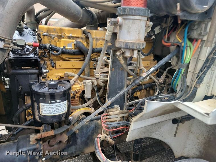 image for item OD9571 2000 International  9400i 5x4 semi truck