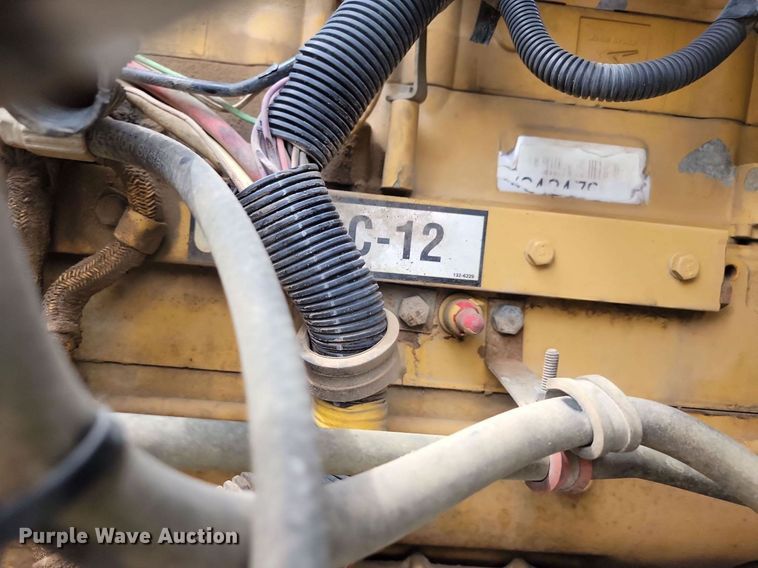 image for item OD9571 2000 International  9400i 5x4 semi truck