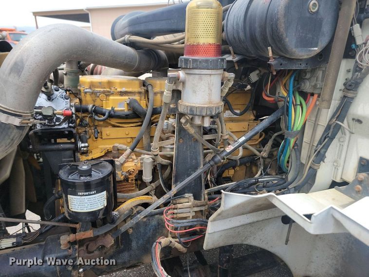 image for item OD9571 2000 International  9400i 5x4 semi truck