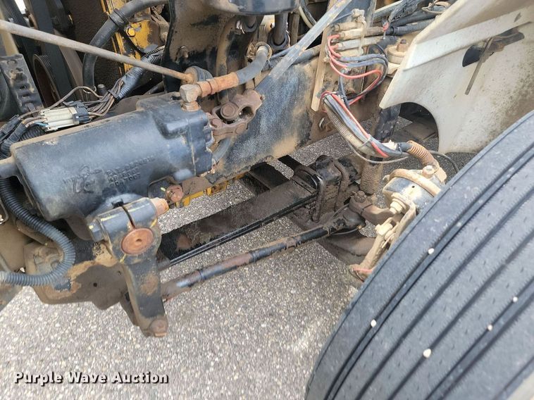 image for item OD9571 2000 International  9400i 5x4 semi truck