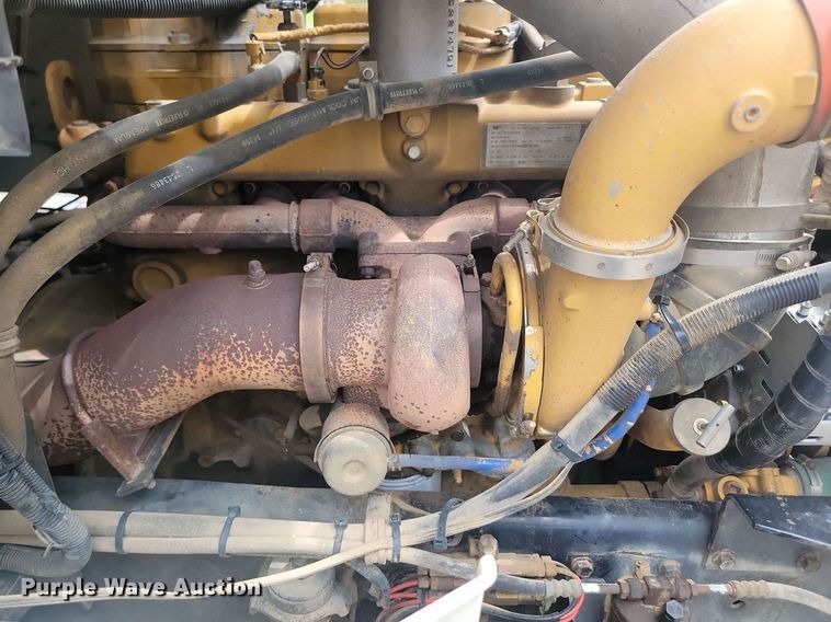 image for item OD9571 2000 International  9400i 5x4 semi truck