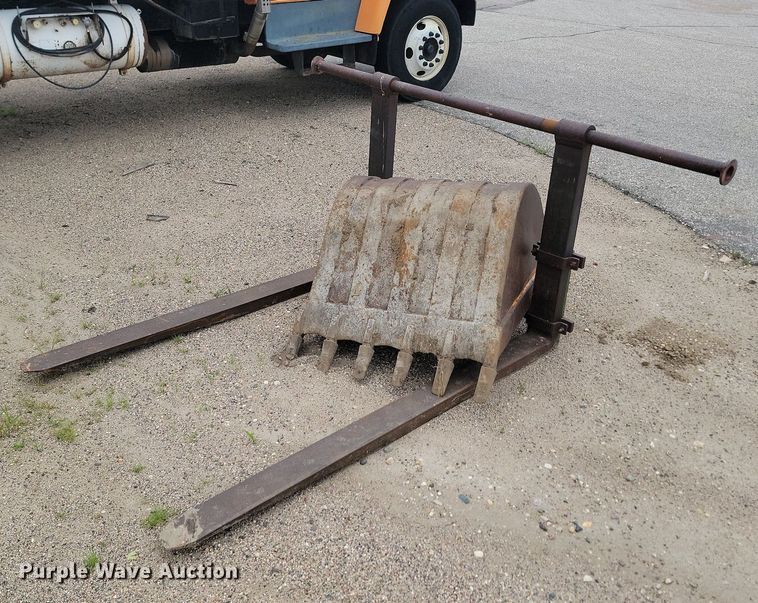 image for item OD9572 1998 Caterpillar  416C backhoe