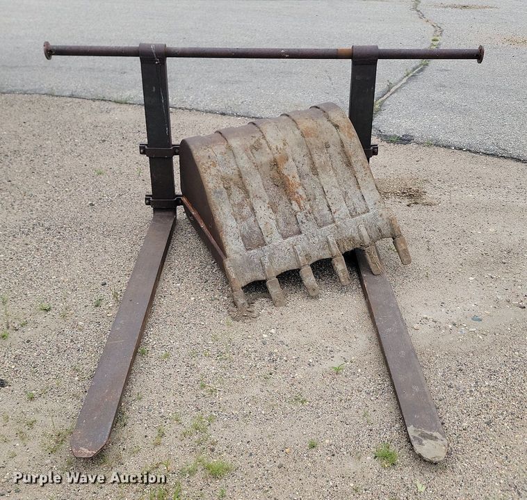 image for item OD9572 1998 Caterpillar  416C backhoe