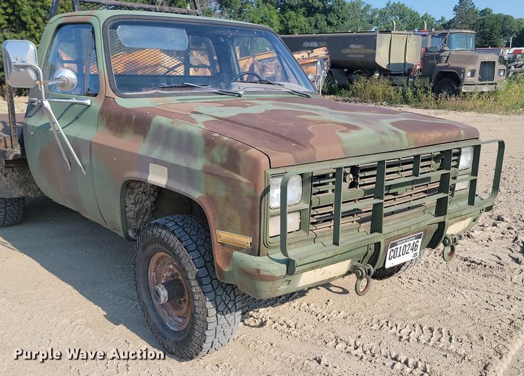 image for item OD9577 1987 Chevrolet D30 flatbed pickup truck