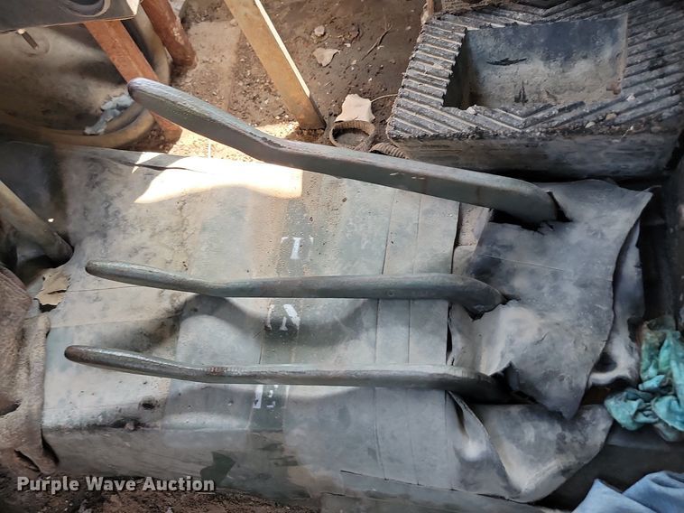 image for item OD9580 1968 CDE M812 dump truck