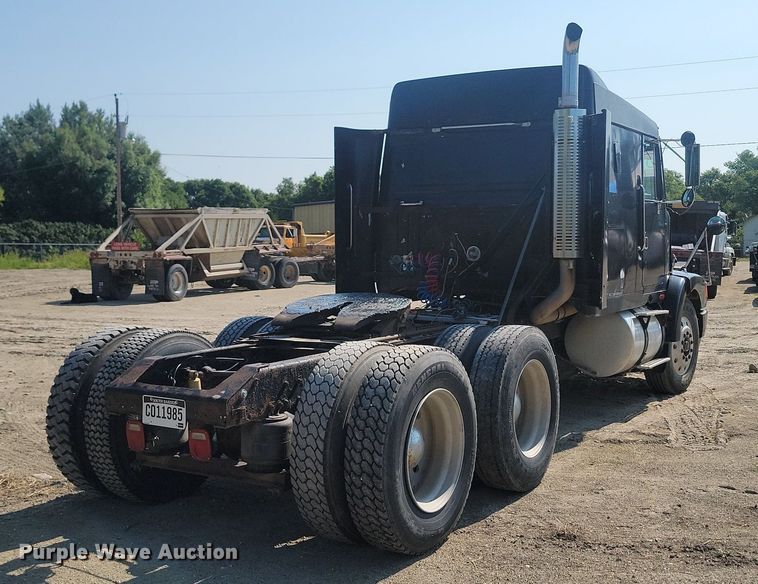image for item OD9581 1993 White GMC semi truck
