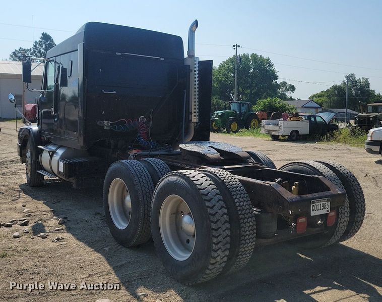 image for item OD9581 1993 White GMC semi truck
