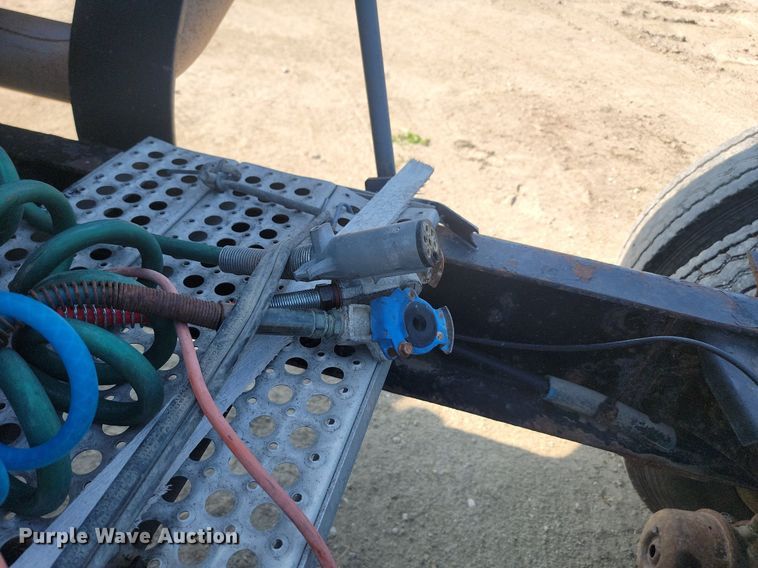 image for item OD9581 1993 White GMC semi truck