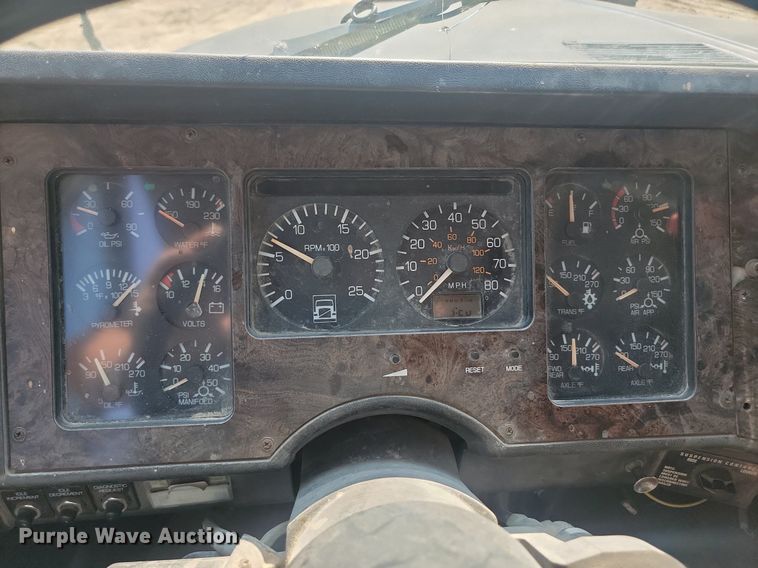 image for item OD9581 1993 White GMC semi truck