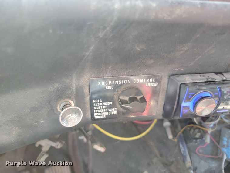 image for item OD9581 1993 White GMC semi truck