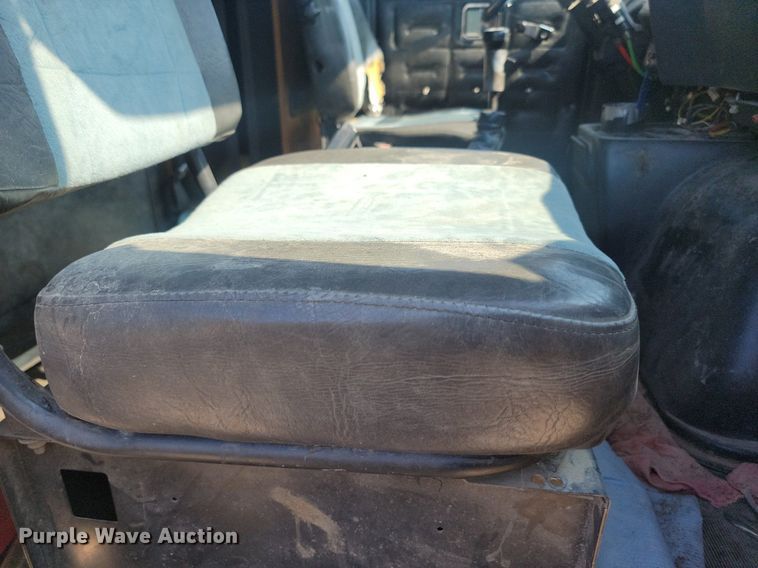 image for item OD9581 1993 White GMC semi truck