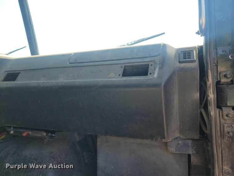 image for item OD9581 1993 White GMC semi truck