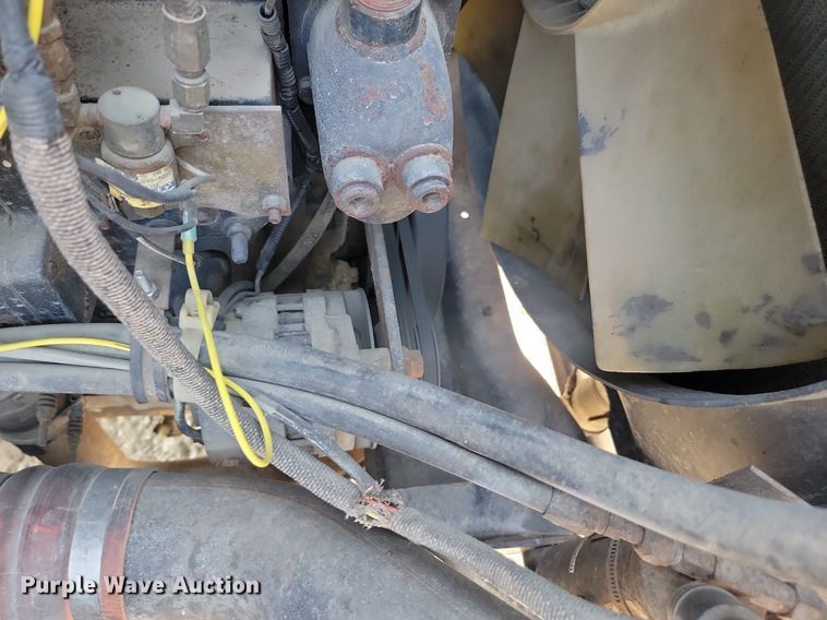 image for item OD9581 1993 White GMC semi truck