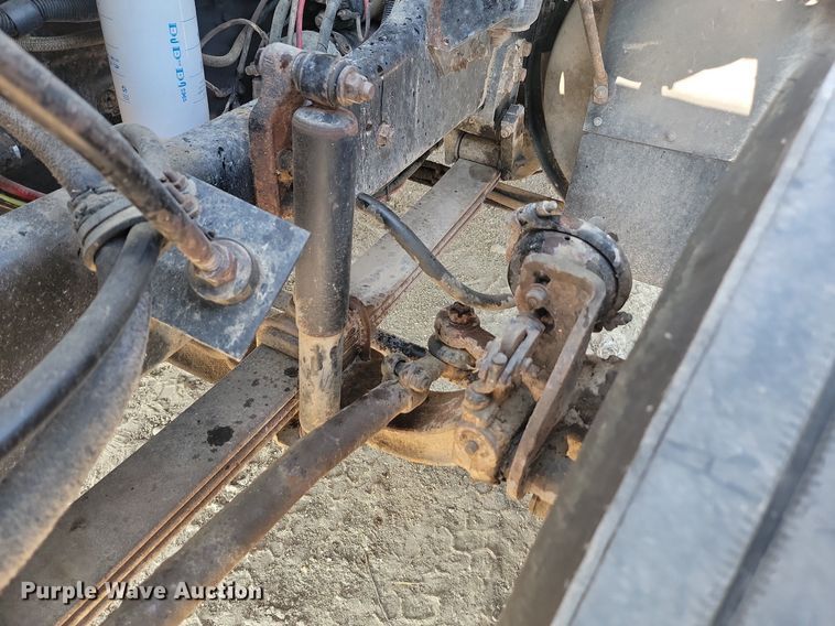 image for item OD9581 1993 White GMC semi truck